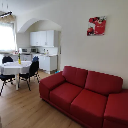 Havasi Vendeghaz * Gyenesdiás