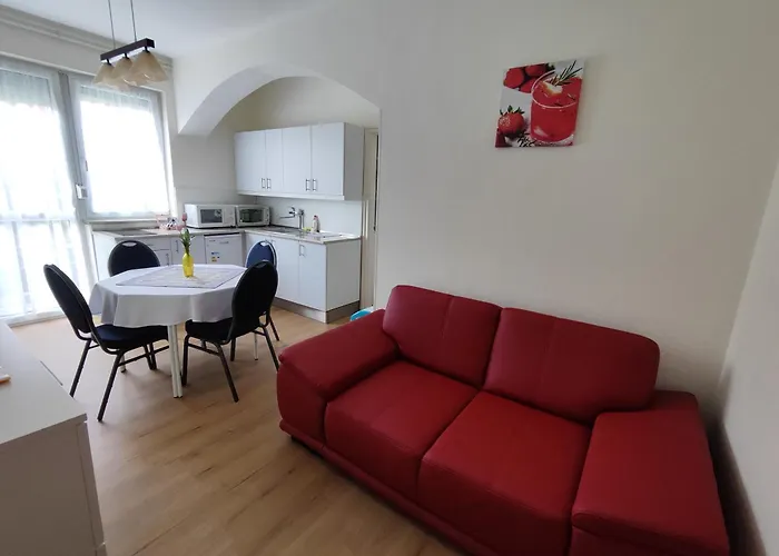 Havasi Vendeghaz * גיינסדיאס